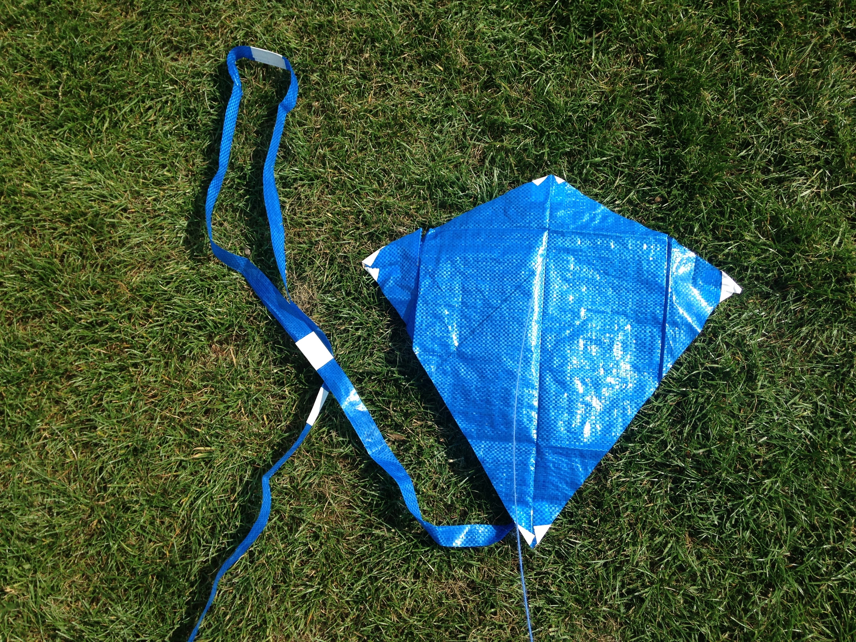 How to Make a Plastic Bag Kite